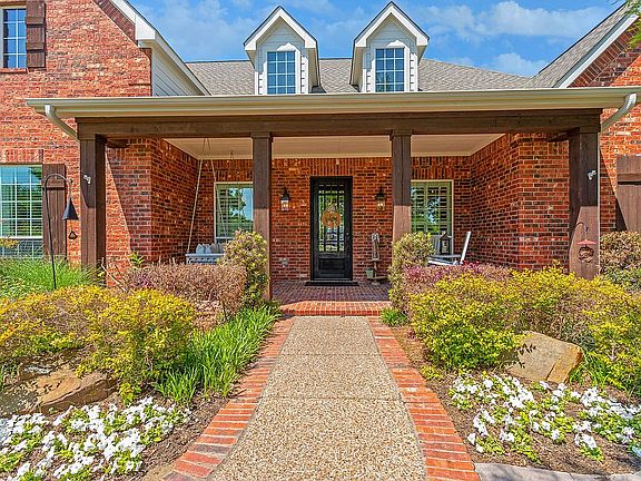 3rd image of 5801 Ascot Ct