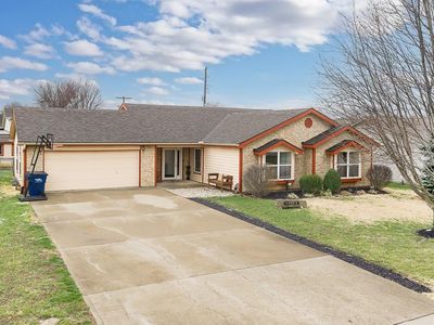 490 E 12th St, Tonganoxie, KS, 66086