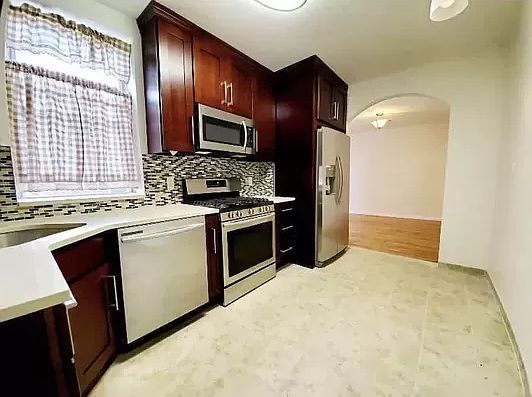 1st image of 662 39th St #15