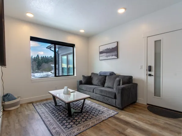 7400 Seymour Way #A301, Juneau, AK 99801