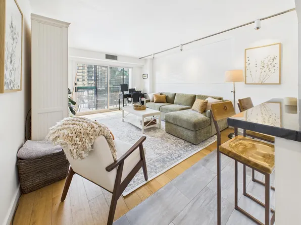 121 Washington Ave S APT 312, Minneapolis, MN 55401