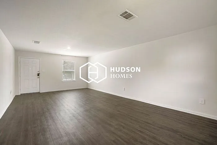 7945 Henson St — Photo 4
