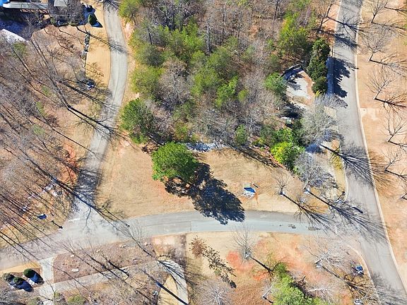 5th image of 12 Wards Pond Way