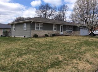 1101 Brentwood Ln, Carterville, IL 62918
