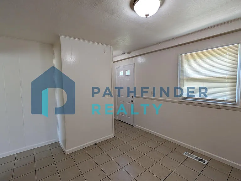 4648 Freudenberger Ave — Photo 6