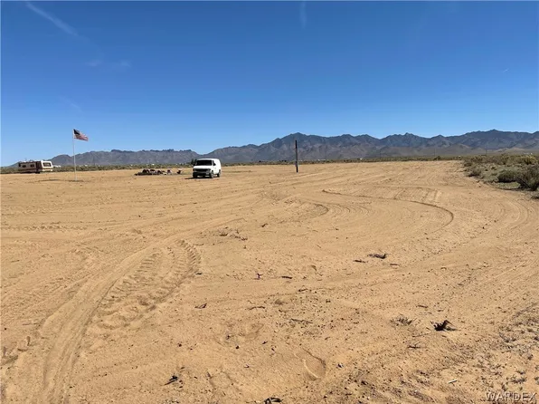 12584 N Silver Sage Dr, Dolan Springs, AZ 86441