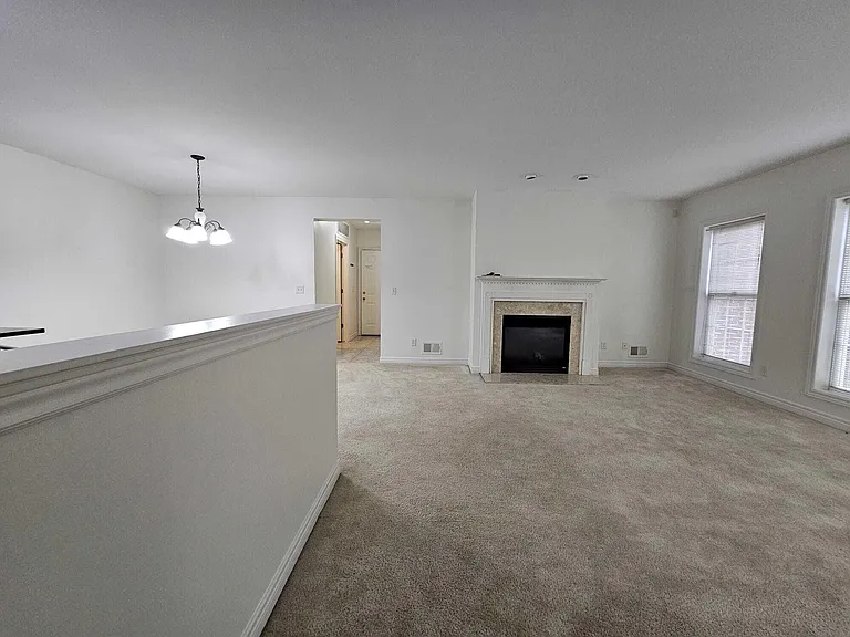 3376 Endsleigh Ln — Photo 6