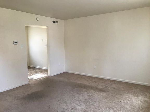 5th image of 429 Ceylon St NE #429/431