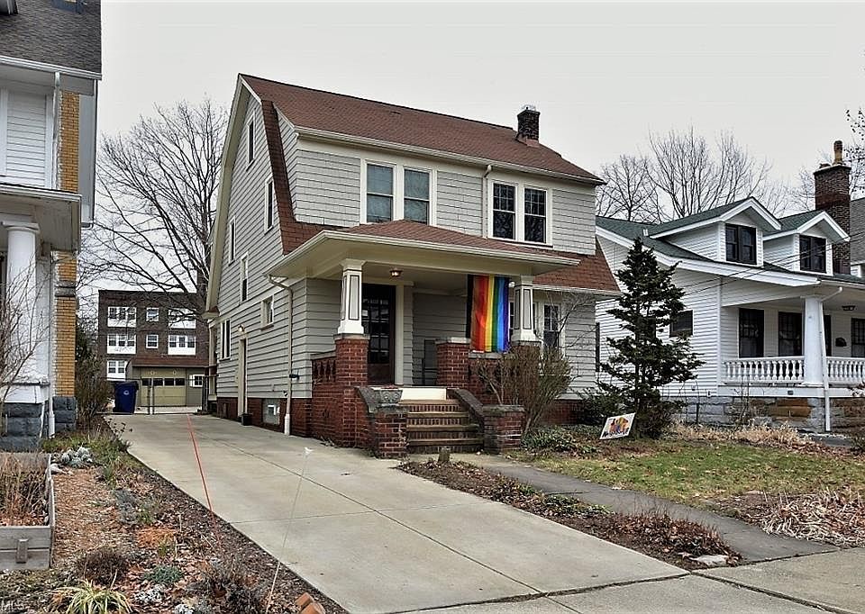 1st image of 2649 E 130th St