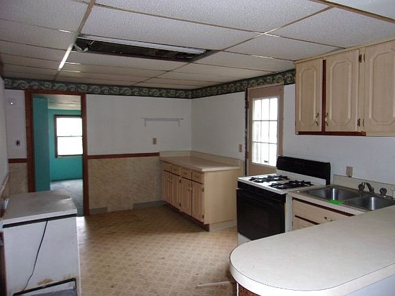 4th image of 1118 Wallace St