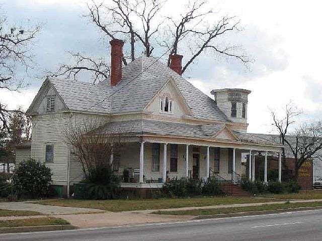 1st image of 501 E Hill Ave