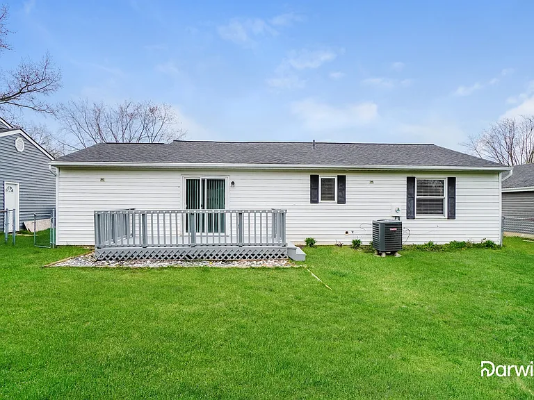 8811 Seabright Dr — Photo 15