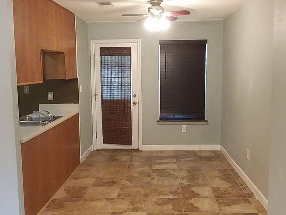 5th image of 14445 Whitney Dr