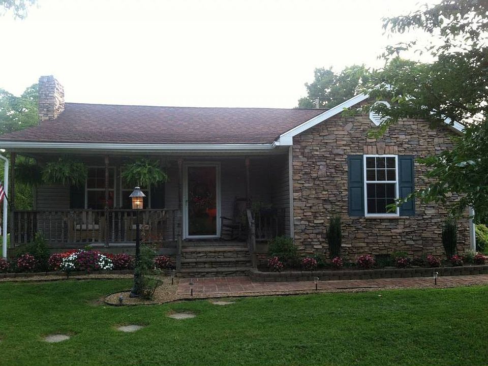 1st image of 215 N Hawkins St