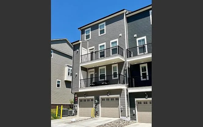 2343 Stephanie Tessa Ln — Photo 10