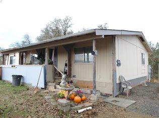 250 Majestic Ln, Oakland, OR 97462
