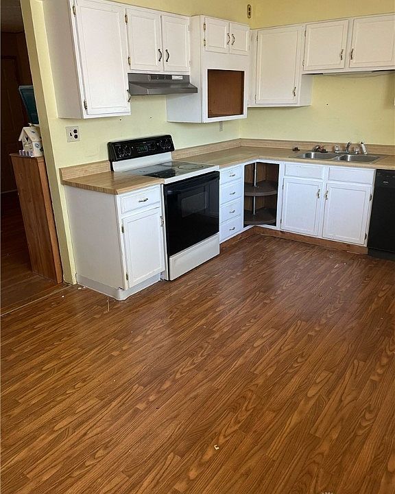 2nd image of 76 Quinby Ln