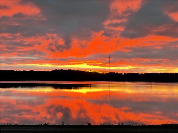 4th image of N5909 Lake Road