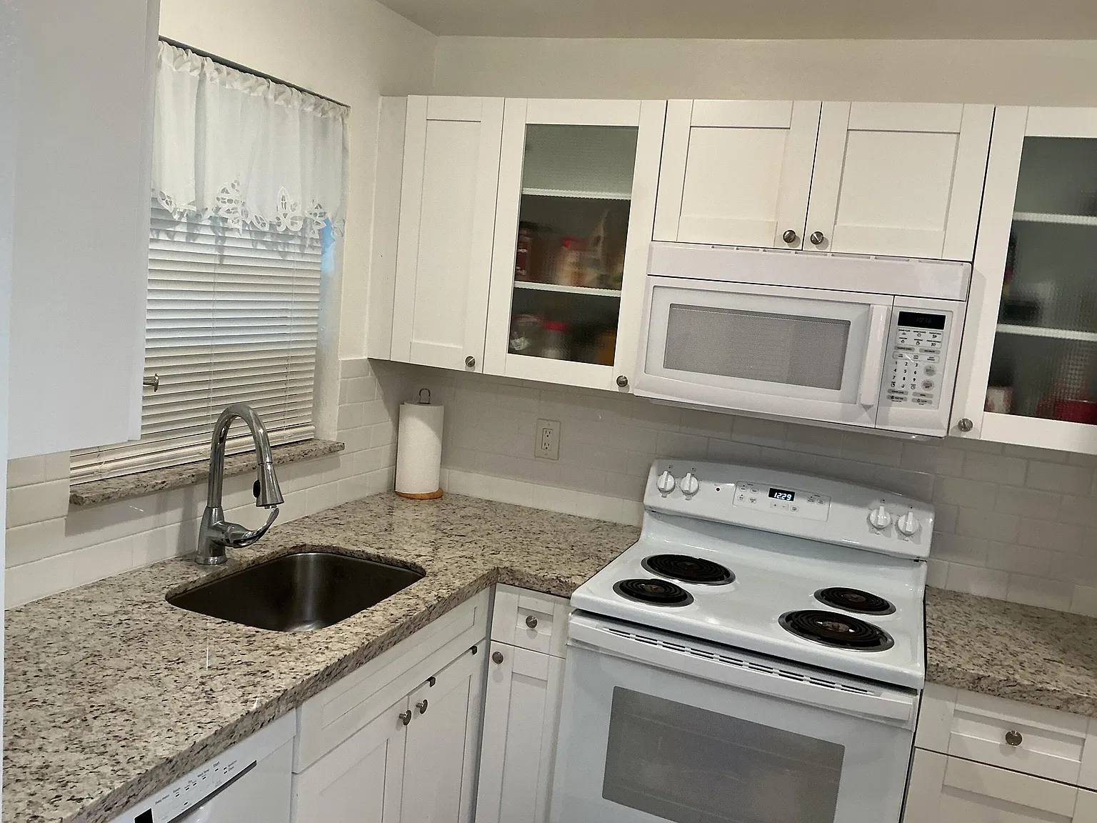 2 bed, 2.0 bath, 850 sqft, $1,700 — Photo 1