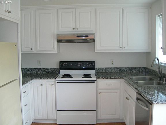4th image of 4000 NE 109th Ave Unit 228E