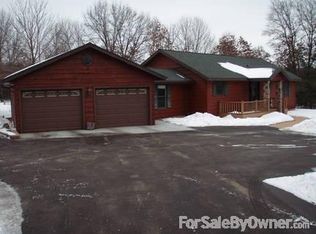 9574 Lillian Dr, Amherst, WI 54406