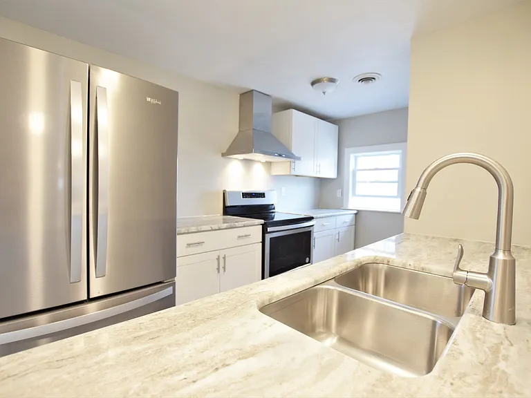 1002 N Aurora St — Photo 45