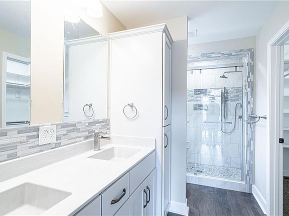 3rd image of 10 Antelope Cir