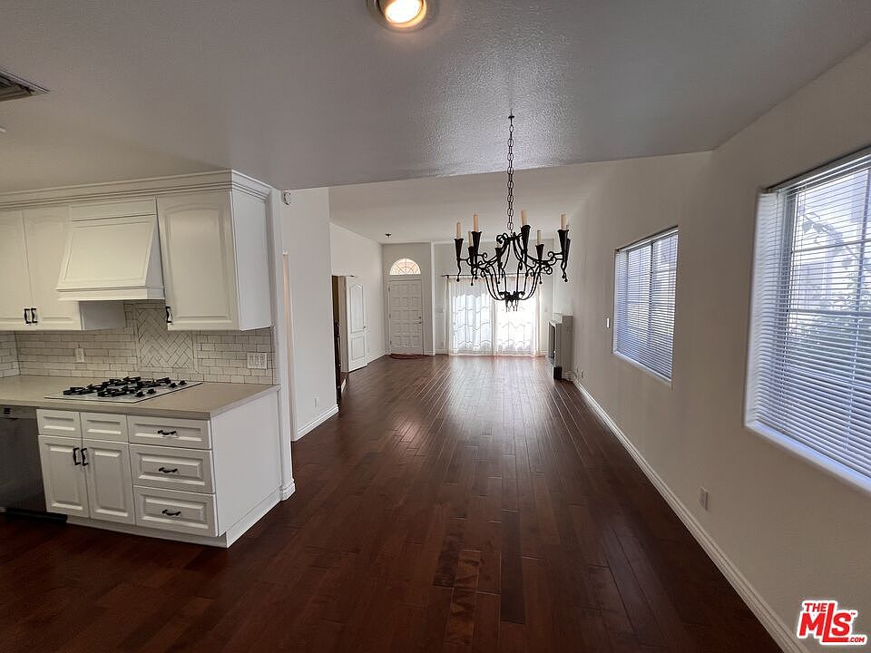 1st image of 10661 Bloomfield St