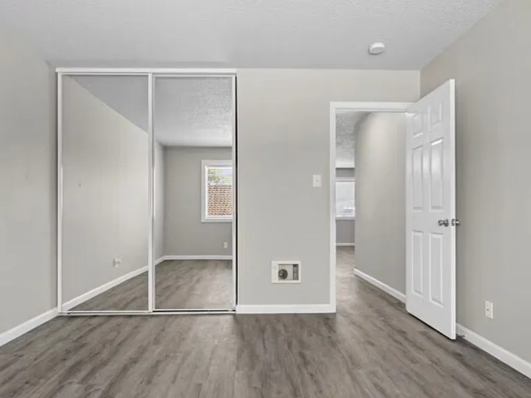 Castle Apartments — Photo 10