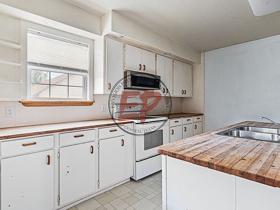 5th image of 107 W Commerce St #1