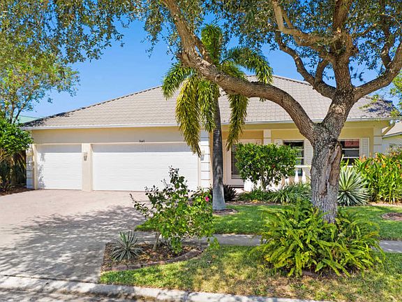 3rd image of 3641 Tipperary Dr
