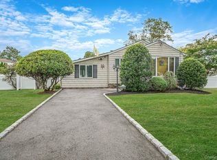 1224 Fairbanks Ave, Bay Shore, NY 11706