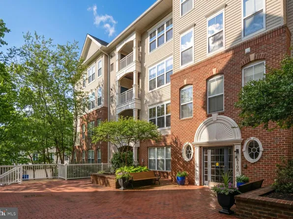 5108 Donovan Dr APT 305, Alexandria, VA 22304