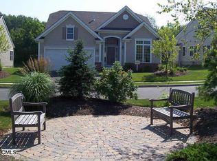 115 Country Club Ln, Oxford, CT 06478