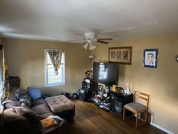 2nd image of 2921 Waverly Ave