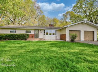 927 Willow Ln, Dundee, IL 60118