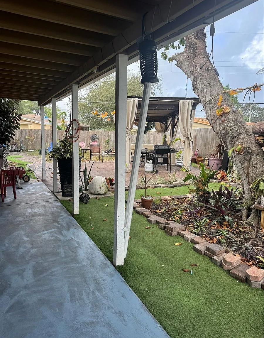 Lauderdale Villas — Photo 3