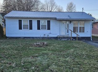 77 N Hice St, Belington, WV