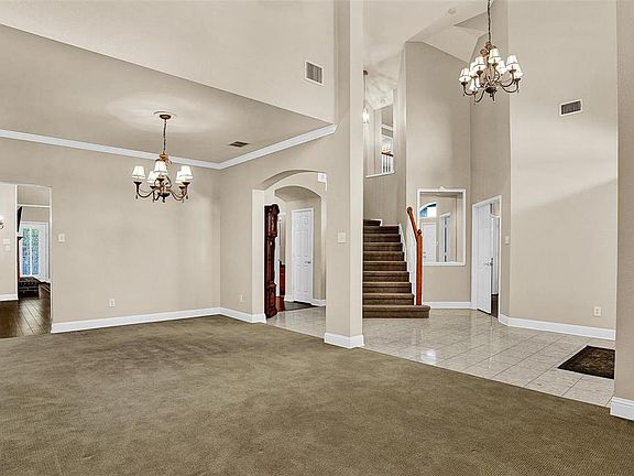 5th image of 4517 Newport Dr