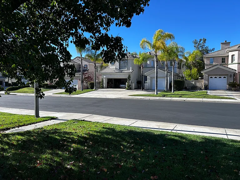 33413 Barrington Dr #4 — Photo 9