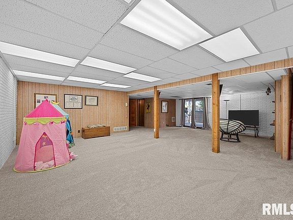 5th image of 4405 Royal Oaks Dr