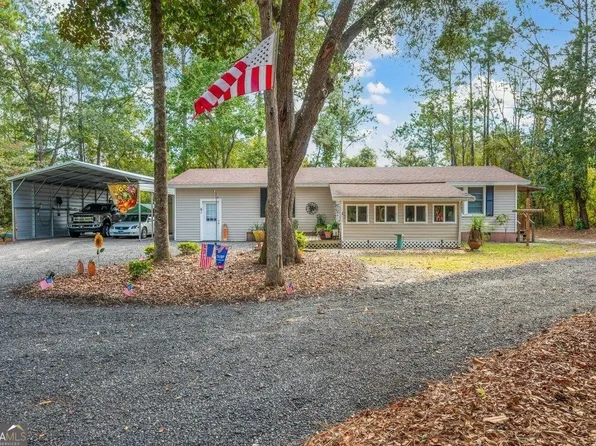 61 Fred Ave, Waynesville, GA 31566