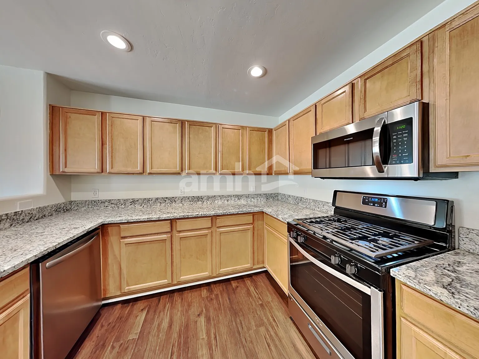 4 bed, 3.0 bath, 2042 sqft, $2,125 — Photo 3