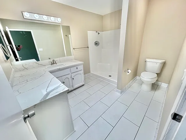 564 Florence St #8 — Photo 17