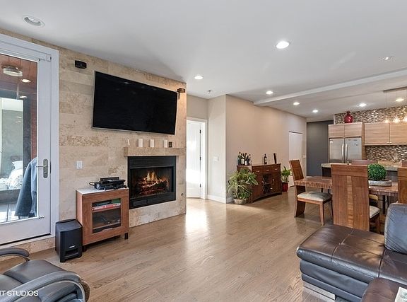 3rd image of 1555 N Talman Ave #2B