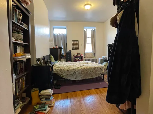 210 Meserole Street image 1 of 5