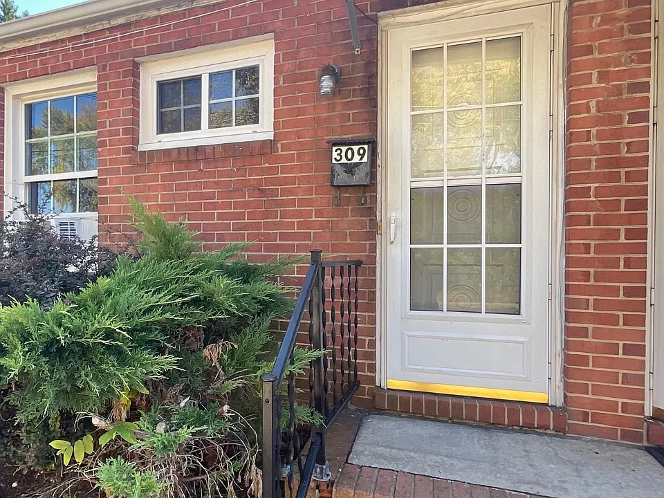 309 Hadley St