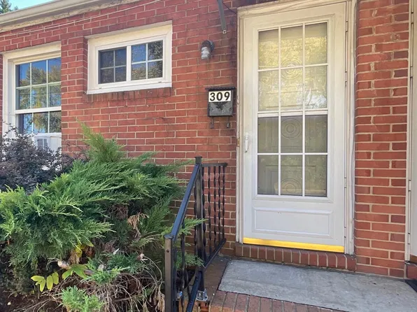 307 Hadley St, Mount Airy, NC 27030