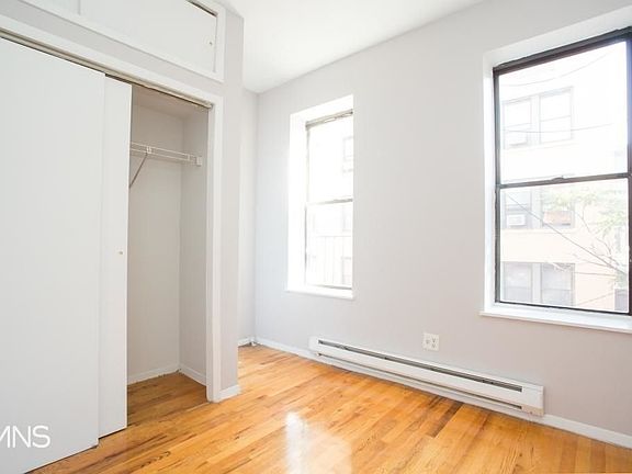 4th image of 332 W 49th St #5RE1