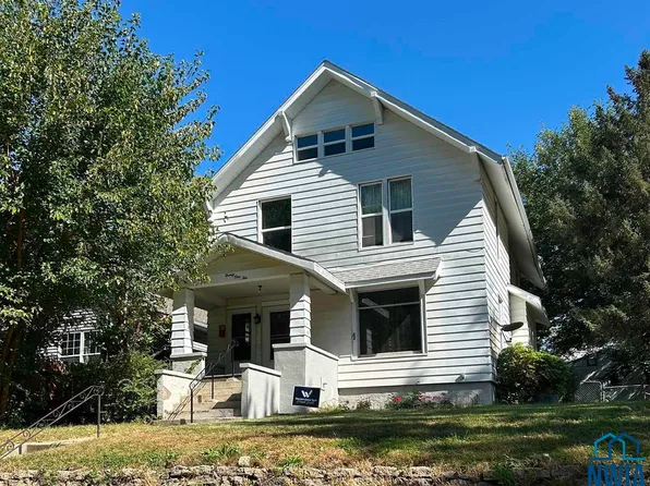 2110 Douglas St, Sioux City, IA 51104